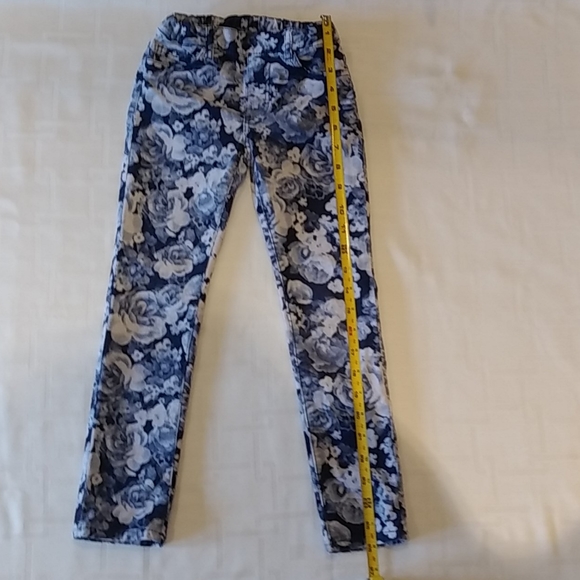 H & M Blue and White Flowered Corduroy Girls Pants - Picture 3 of 6